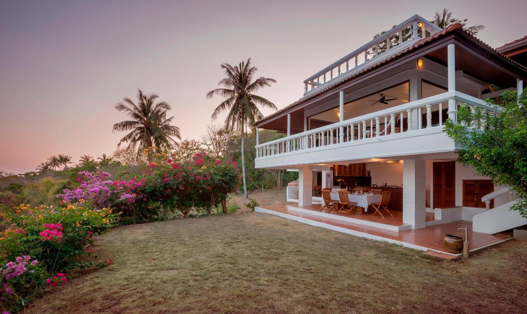 Baan Khunying - Secluded Phuket Beachfront Villa Rawai Екстер'єр фото