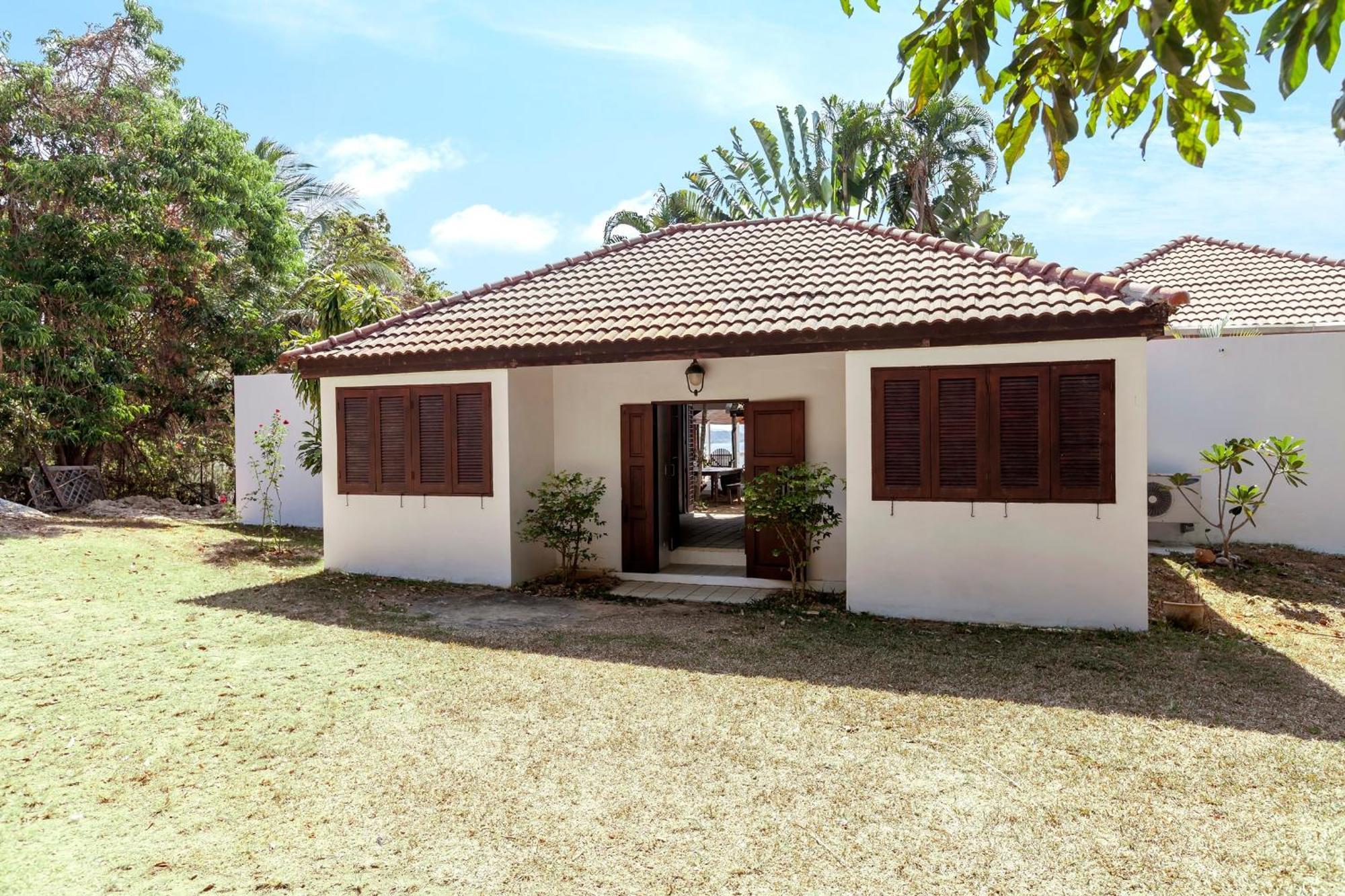 Baan Khunying - Secluded Phuket Beachfront Villa Rawai Екстер'єр фото