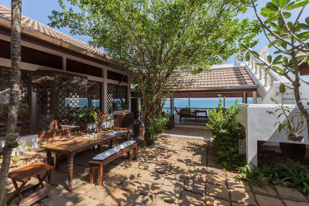 Baan Khunying - Secluded Phuket Beachfront Villa Rawai Номер фото