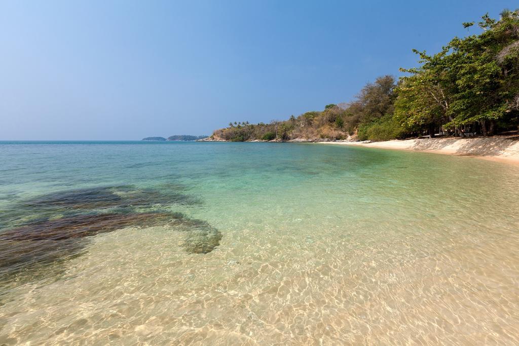 Baan Khunying - Secluded Phuket Beachfront Villa Rawai Номер фото