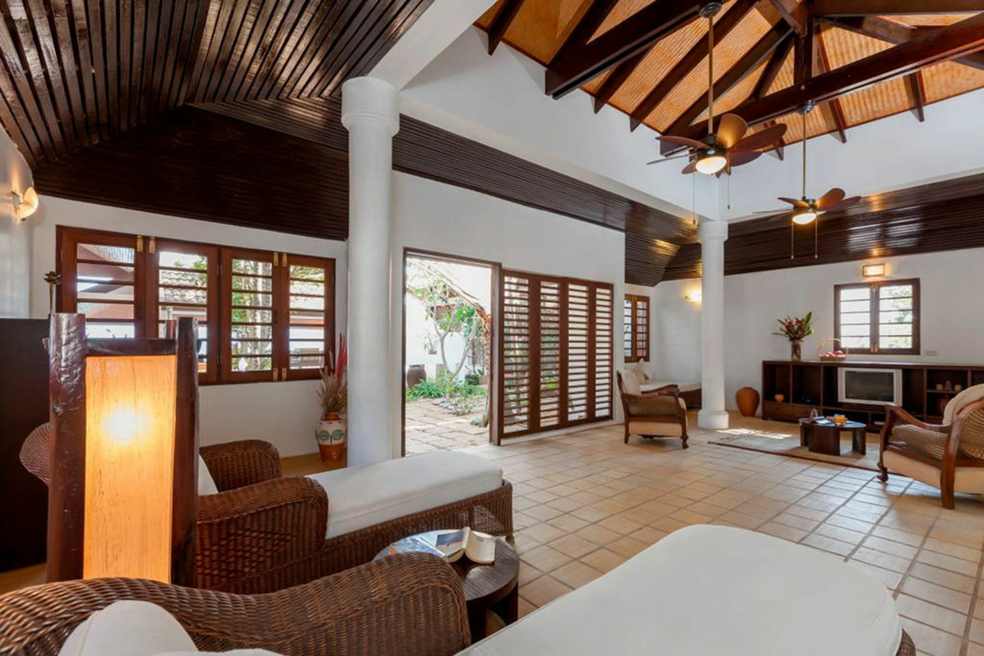 Baan Khunying - Secluded Phuket Beachfront Villa Rawai Екстер'єр фото