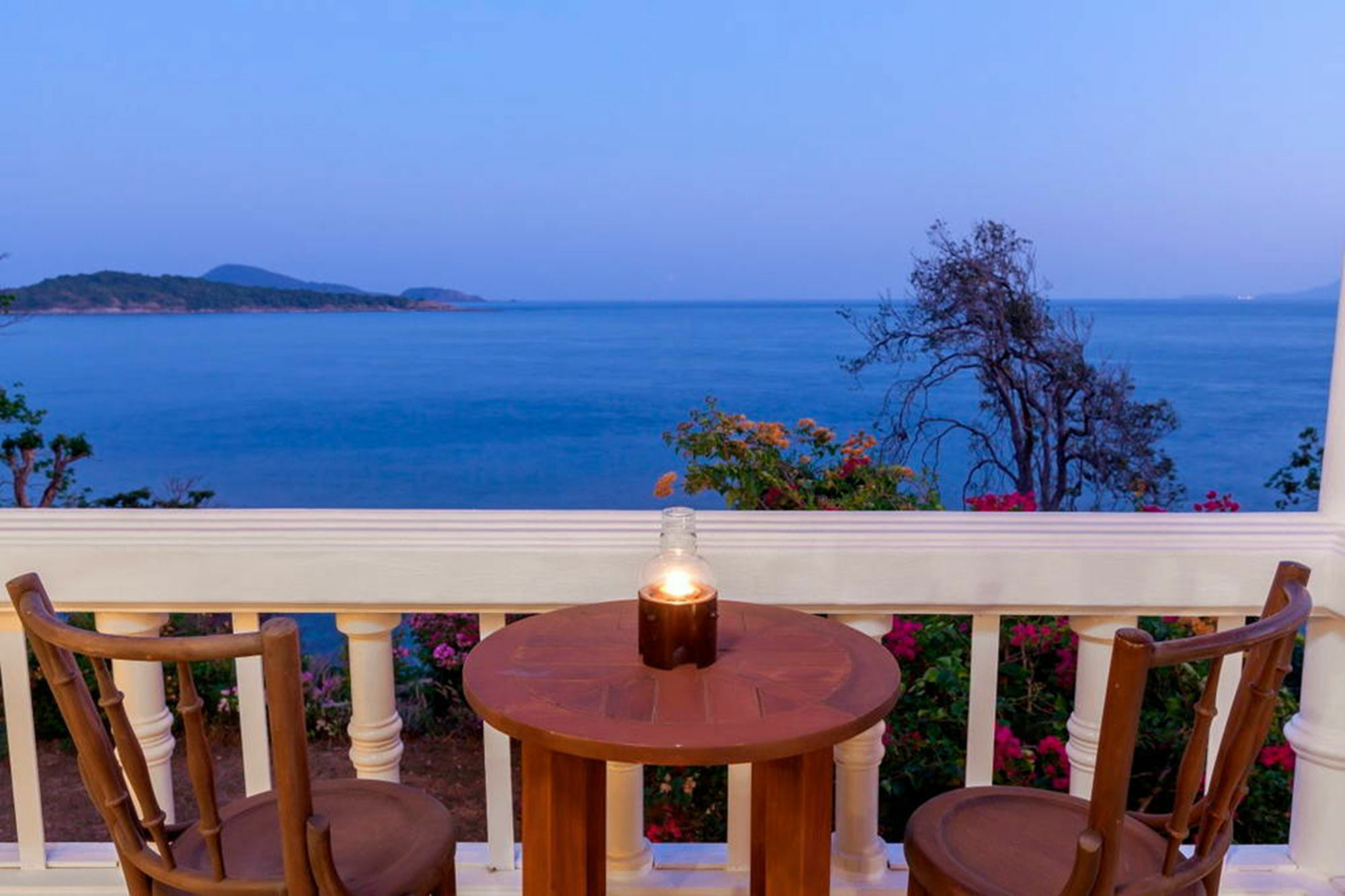 Baan Khunying - Secluded Phuket Beachfront Villa Rawai Екстер'єр фото
