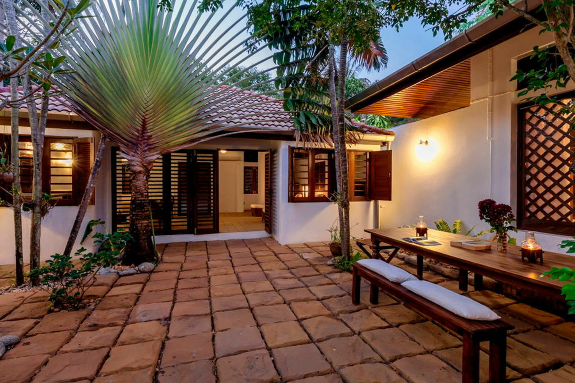 Baan Khunying - Secluded Phuket Beachfront Villa Rawai Екстер'єр фото
